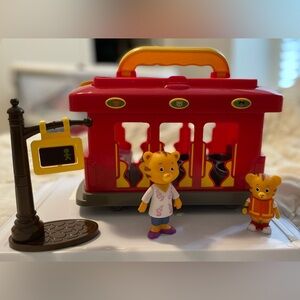 Daniel Tiger’s Neighborhood Deluxe Electronic Trolley Toy
